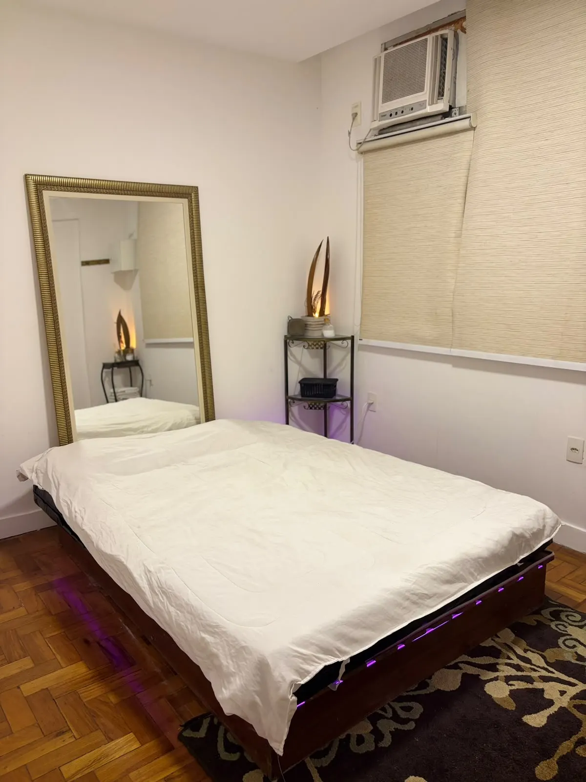 Suíte clara e aconchegante para o atendimento